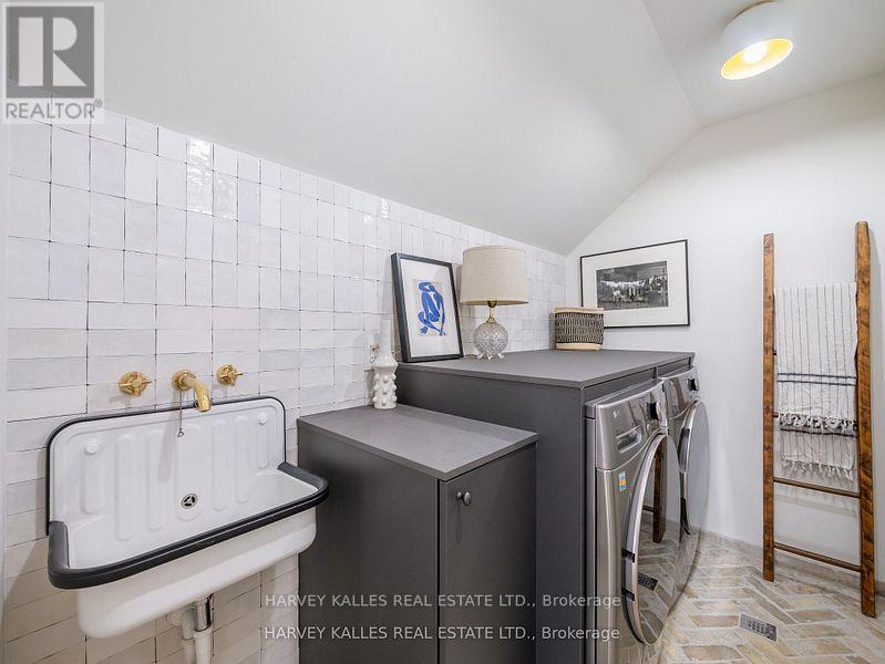 239 Borden Street, Toronto, Ontario  M5S 2N5 - Photo 24 - C13432518