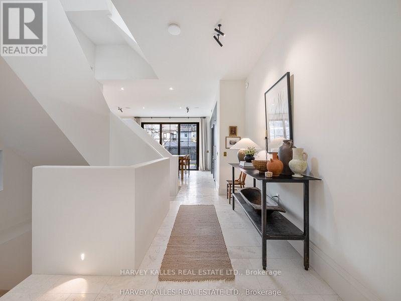 239 Borden Street, Toronto, Ontario  M5S 2N5 - Photo 6 - C13432518