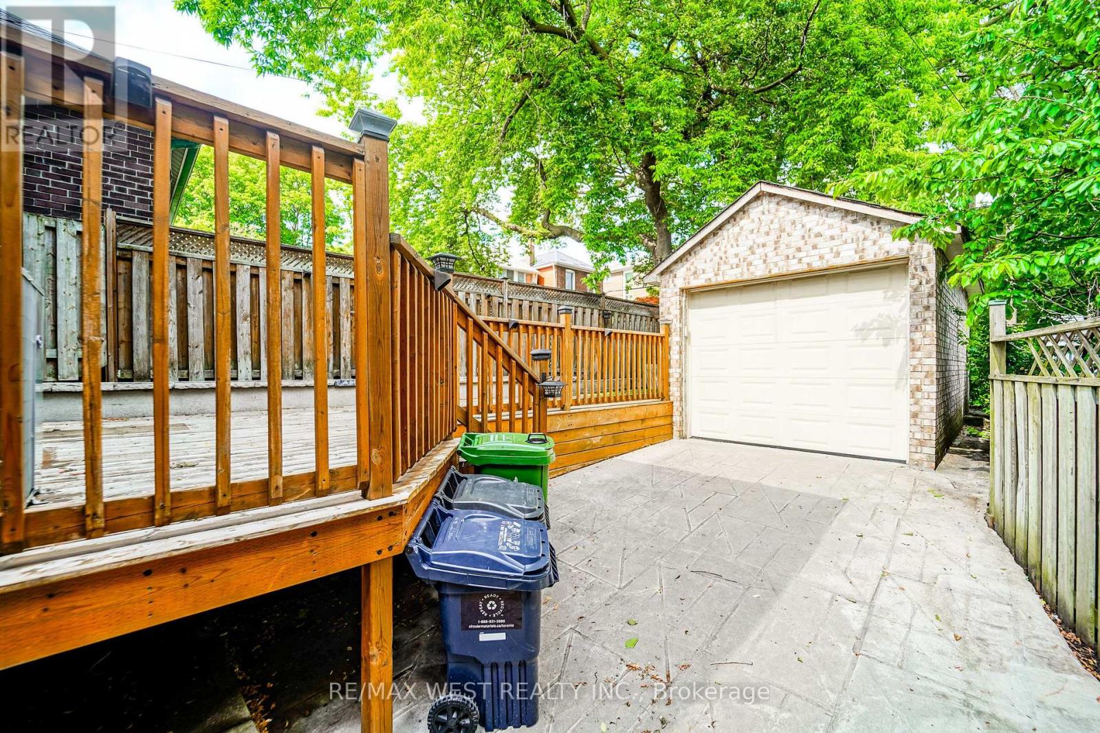 31 Woodmount Avenue, Toronto, Ontario  M4C 3X6 - Photo 11 - E13432534
