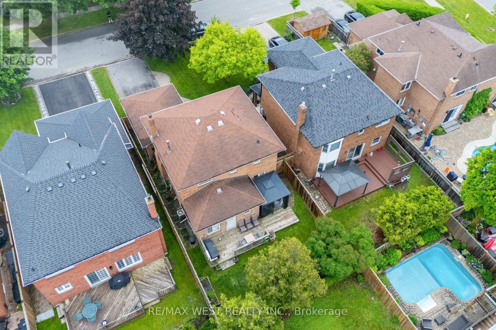 6 Hawkins Crescent, Ajax, Ontario  L1S 4Y1 - Photo 17 - E13432572