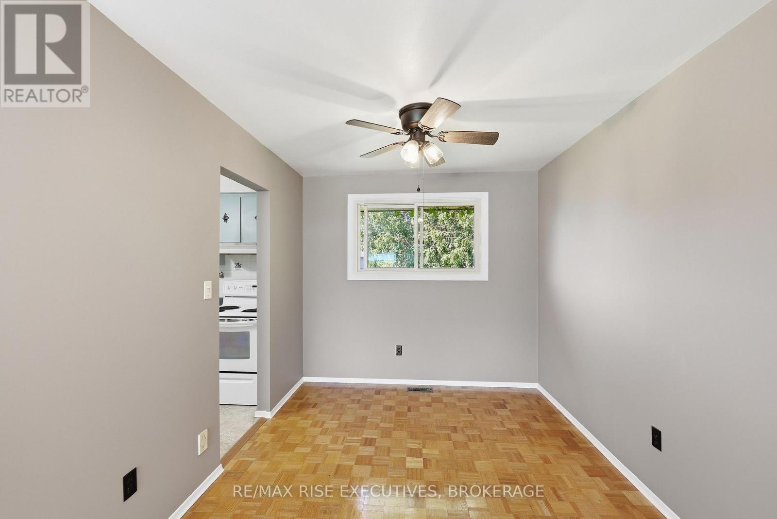 1055 Lincoln Drive, Kingston, Ontario  K7M 4Z3 - Photo 10 - X13432862