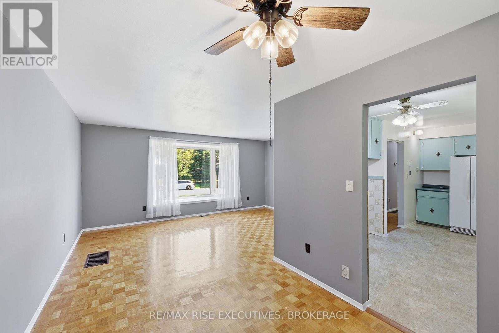 1055 Lincoln Drive, Kingston, Ontario  K7M 4Z3 - Photo 11 - X13432862