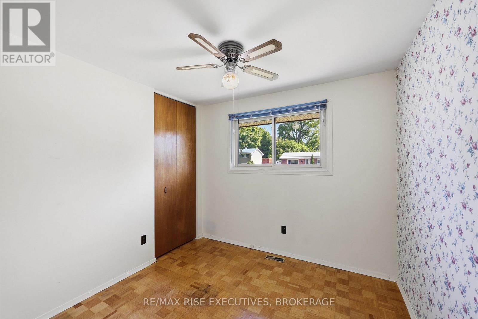 1055 Lincoln Drive, Kingston, Ontario  K7M 4Z3 - Photo 18 - X13432862