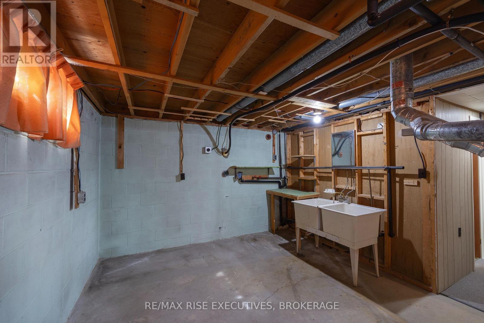 1055 Lincoln Drive, Kingston, Ontario  K7M 4Z3 - Photo 37 - X13432862