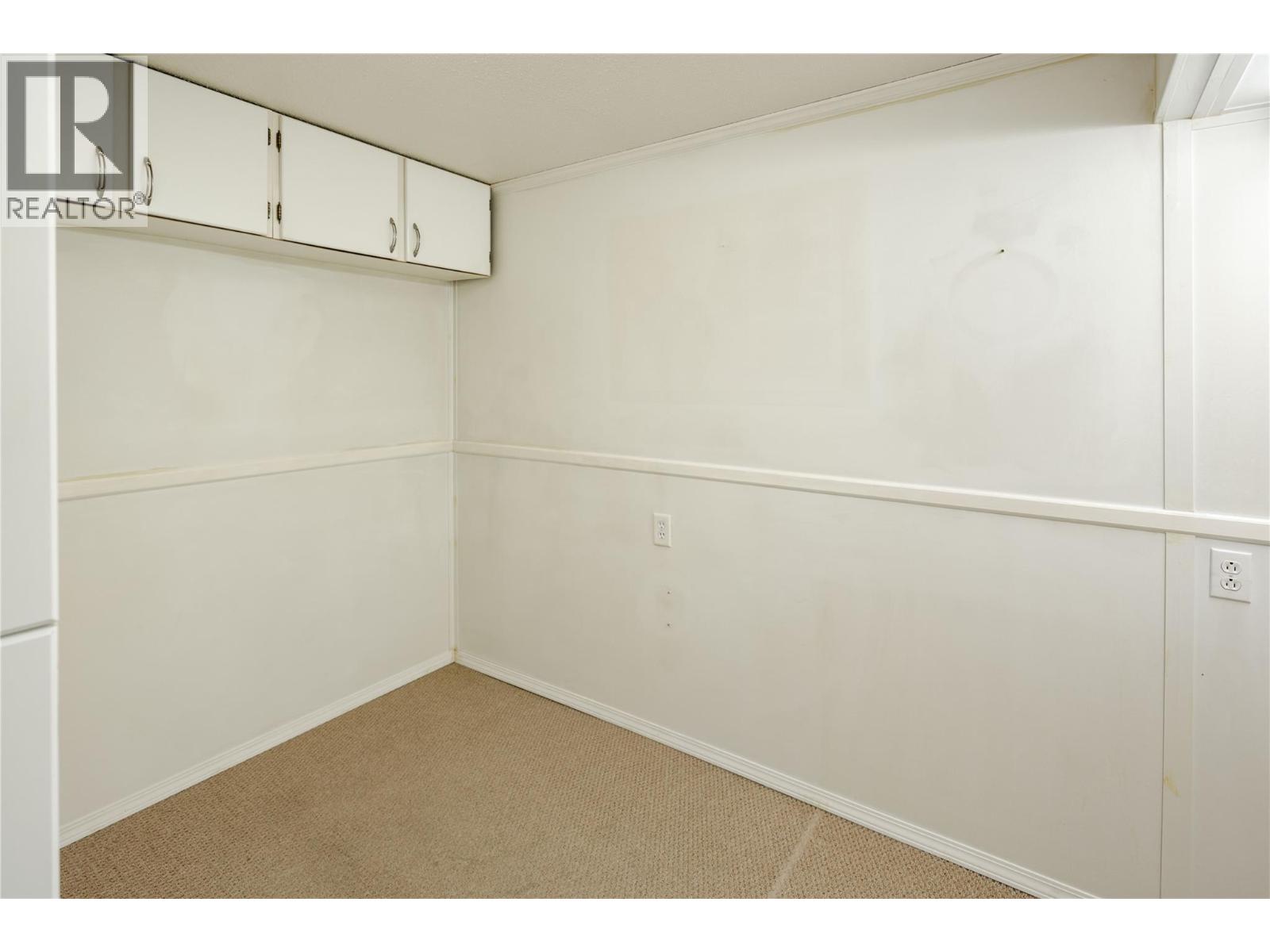702 Hollydell Road, Kelowna, British Columbia  V1X 1L5 - Photo 17 - 10390712