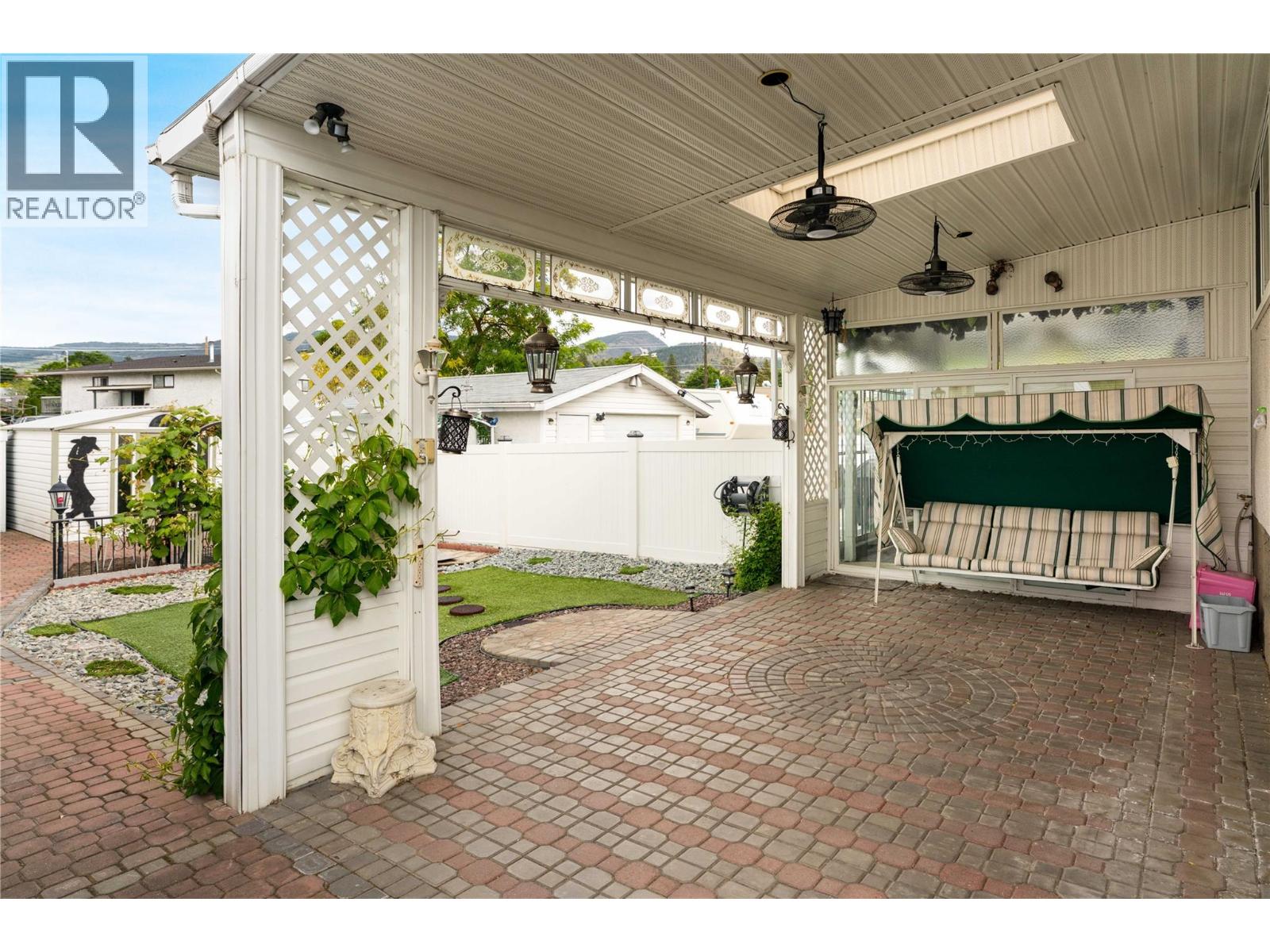 702 Hollydell Road, Kelowna, British Columbia  V1X 1L5 - Photo 21 - 10390712