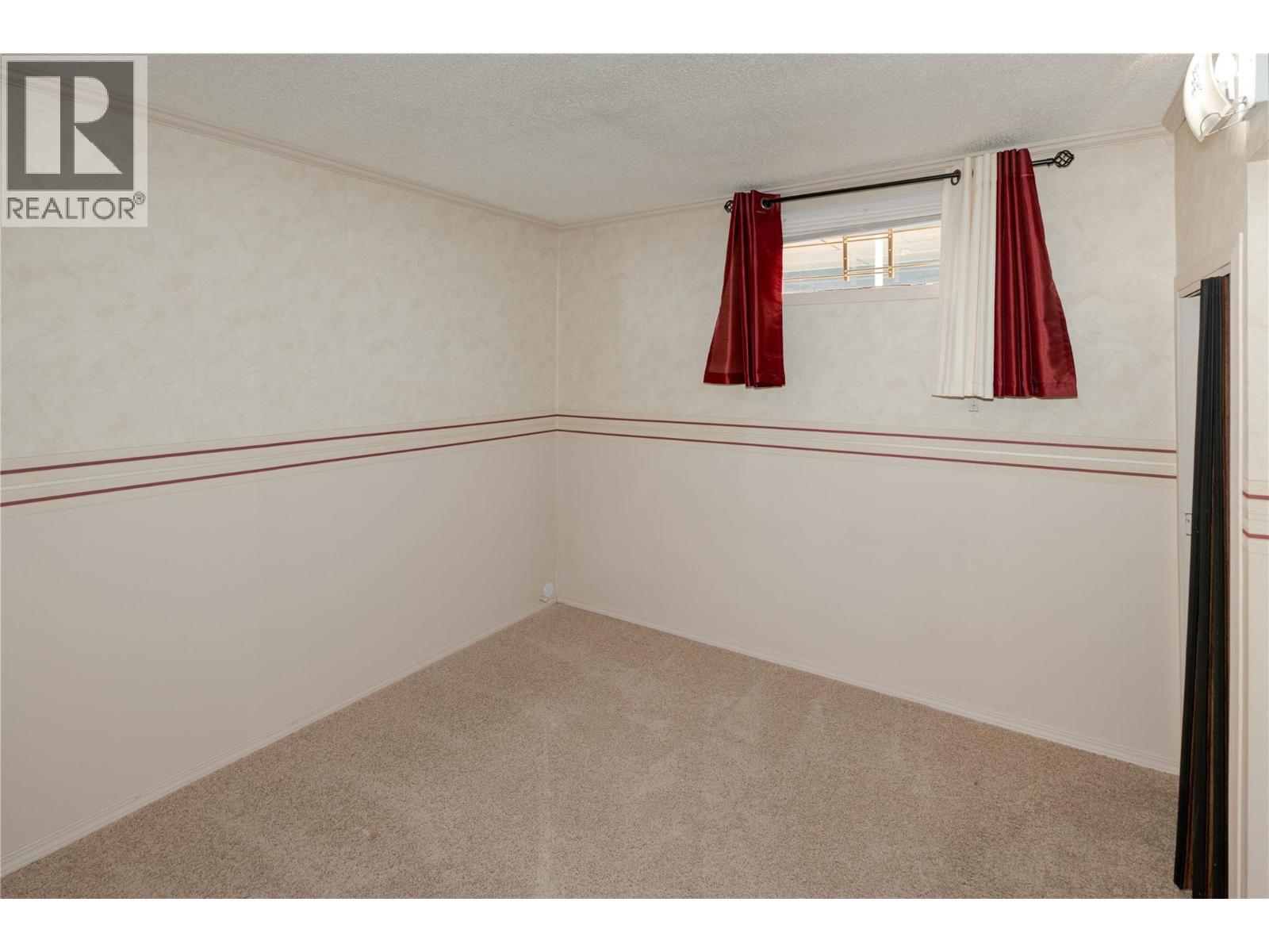 702 Hollydell Road, Kelowna, British Columbia  V1X 1L5 - Photo 16 - 10390712