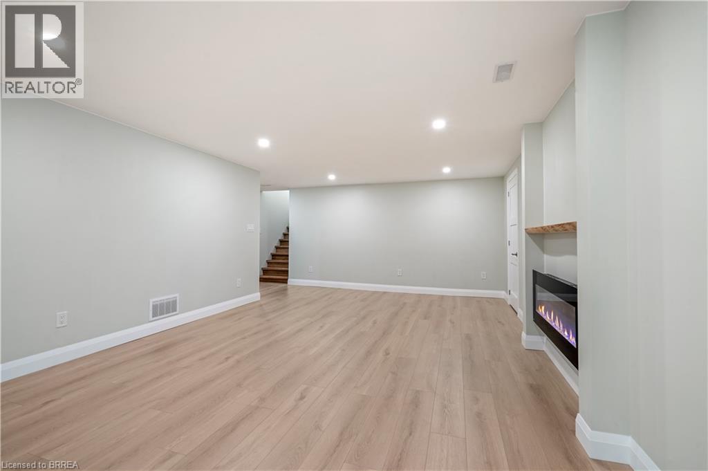 33 Tanglewood Terrace, Brantford, Ontario  N3R 3R8 - Photo 32 - 40837705