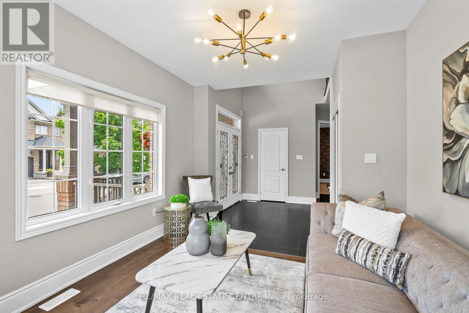 1360 Rolph Terrace, Milton, Ontario  L9T 7E1 - Photo 5 - W13432446