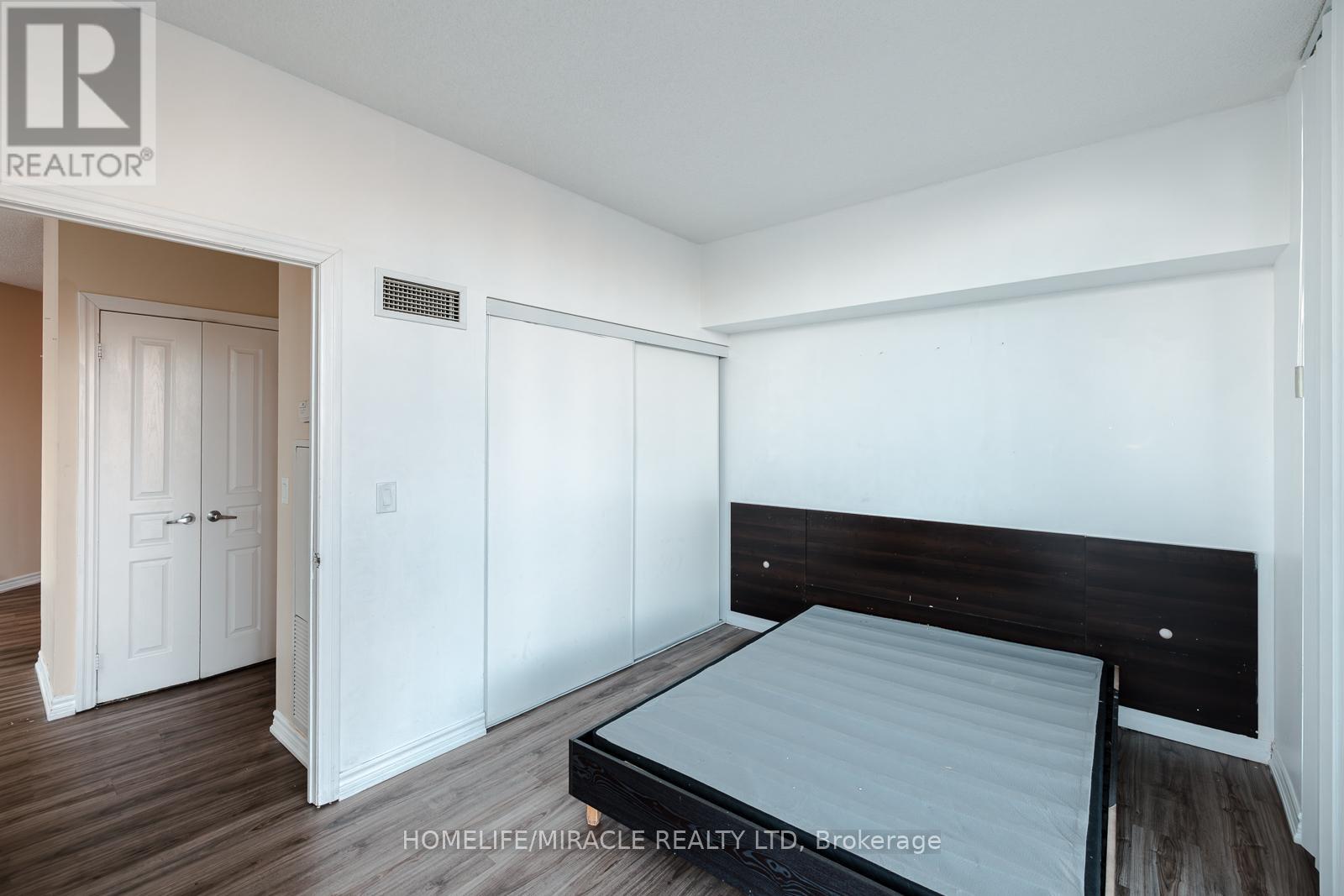 1508 - 225 Webb Drive, Mississauga, Ontario  L5B 4P2 - Photo 25 - W13432488