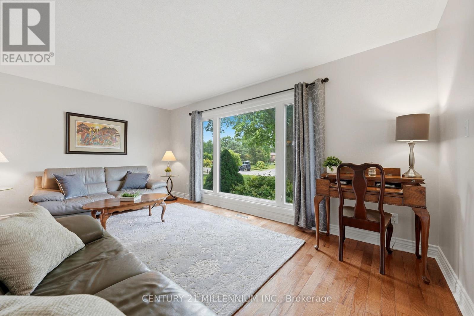 46 Dunblaine Crescent, Brampton, Ontario  L6T 3H2 - Photo 3 - W13432510