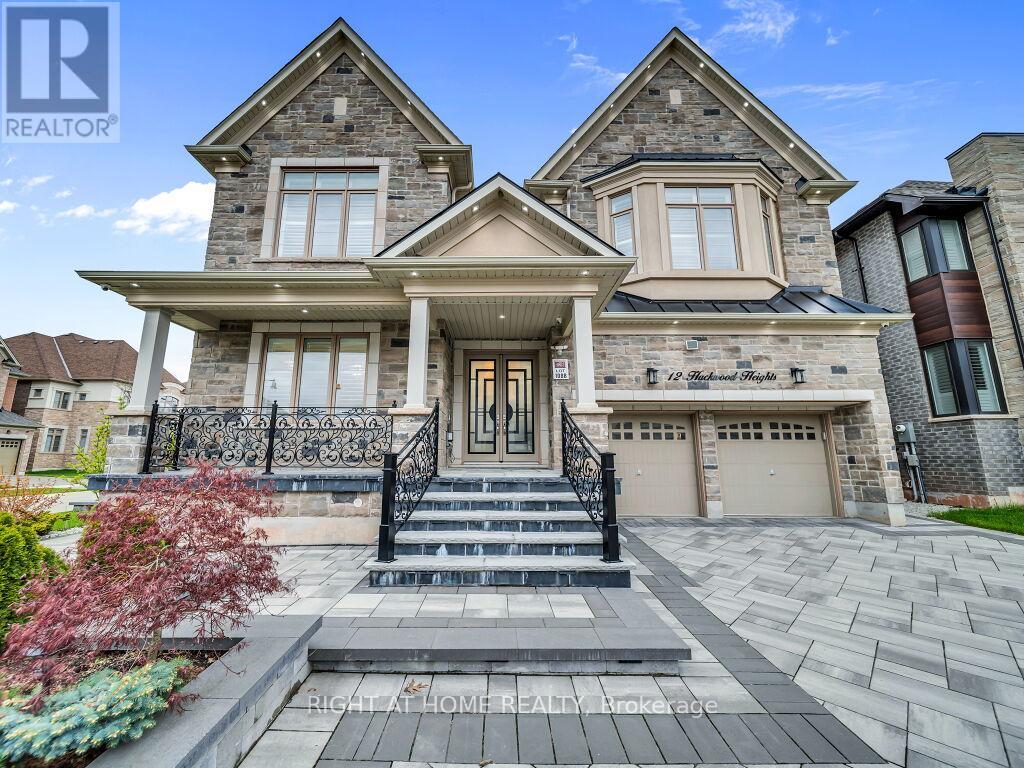 12 Hackwood Hts Hackwood Heights, Brampton, Ontario  L6X 5R2 - Photo 2 - W13432704