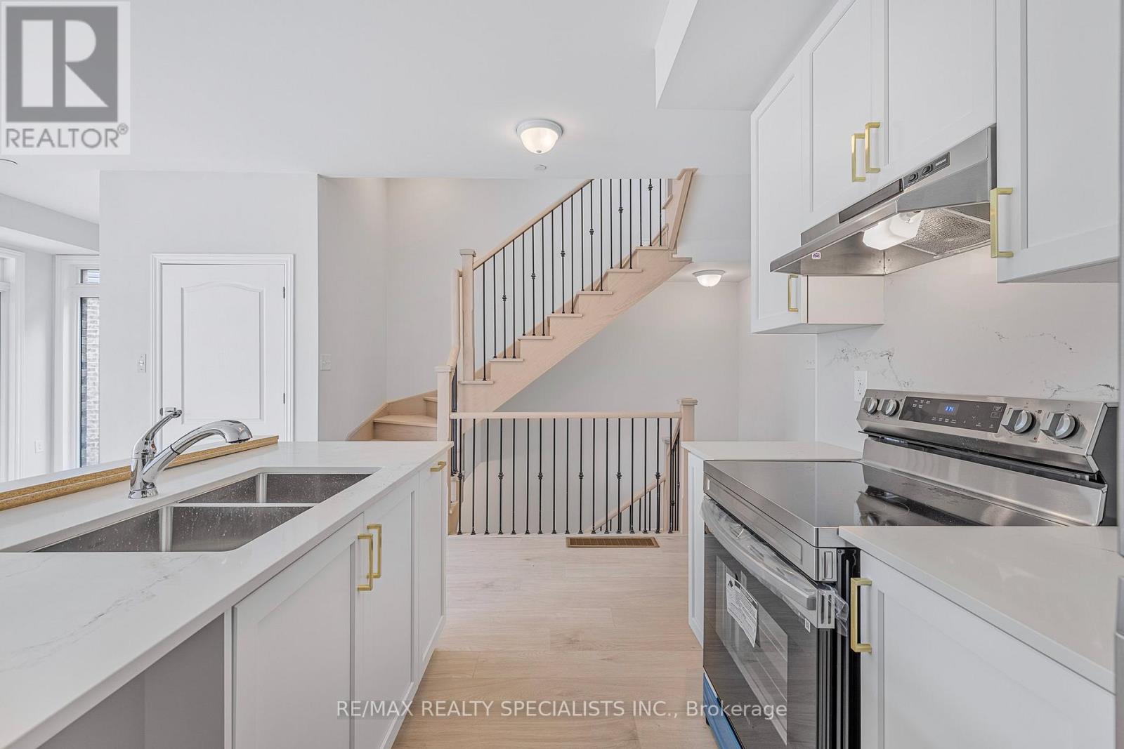 95 Marina Village Drive, Georgian Bay, Ontario  L0K 1S0 - Photo 12 - X13432484