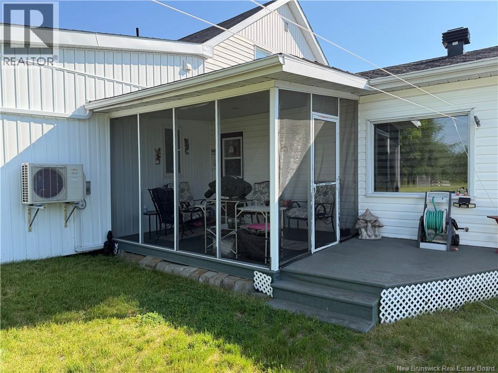28 Frontiere, Saint-François-De-Madawaska, New Brunswick  E7A 1C7 - Photo 6 - NB141635