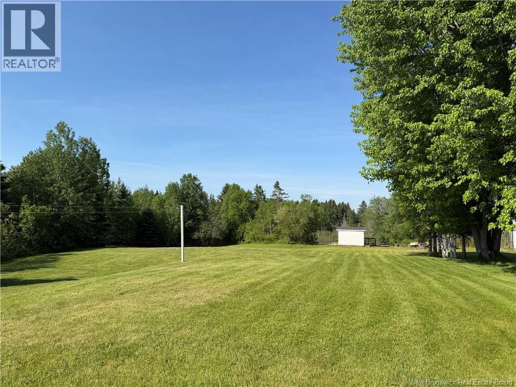 28 Frontiere, Saint-François-De-Madawaska, New Brunswick  E7A 1C7 - Photo 11 - NB141635