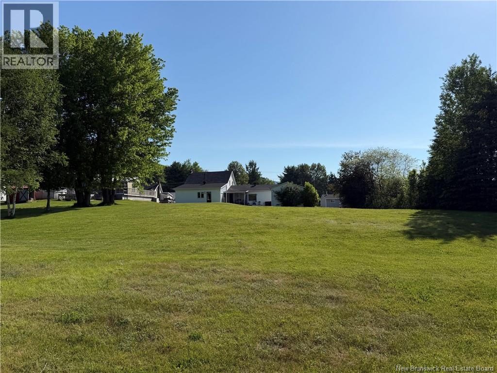 28 Frontiere, Saint-François-De-Madawaska, New Brunswick  E7A 1C7 - Photo 10 - NB141635