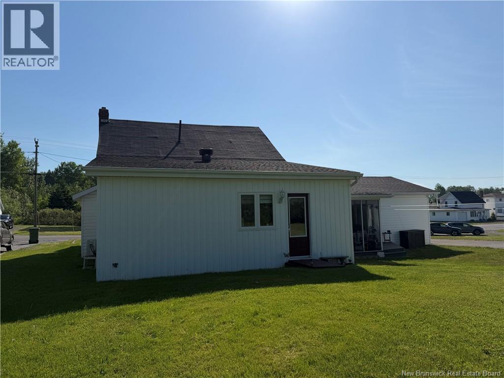28 Frontiere, Saint-François-De-Madawaska, New Brunswick  E7A 1C7 - Photo 5 - NB141635