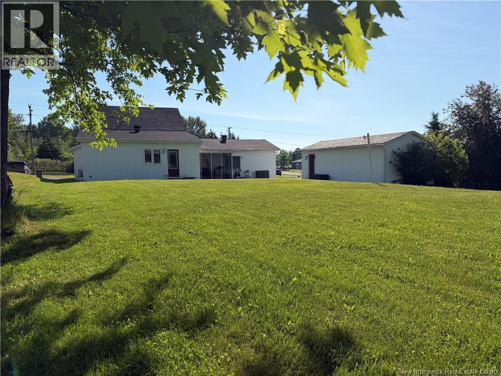 28 Frontiere, Saint-François-De-Madawaska, New Brunswick  E7A 1C7 - Photo 8 - NB141635