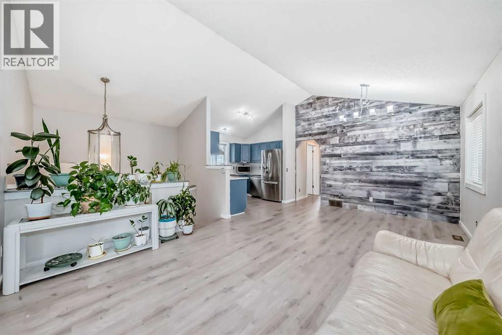 137 Erin Meadow Bay Se, Calgary, Alberta T2B 3A2 - Photo 19 - A2316817