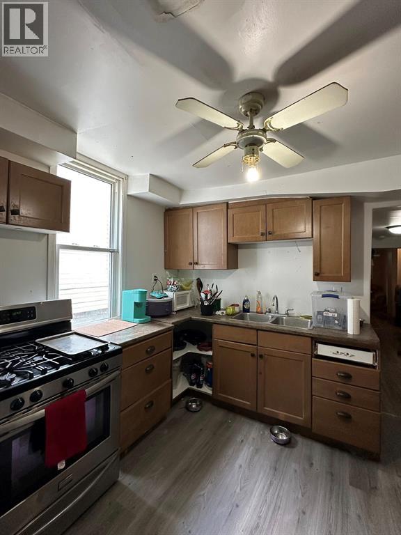 234 Lochiel STREET Sarnia Ontario Canada N7T4E1 2