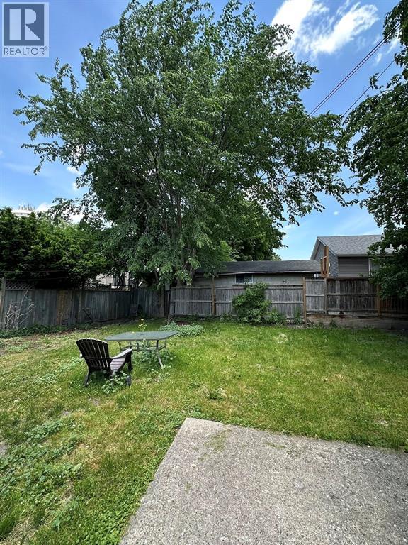 234 Lochiel STREET Sarnia Ontario Canada N7T4E1 5