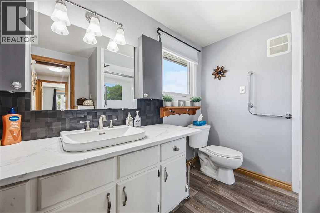 1577 HEATHER COURT St Clair Ontario Canada N0N1H0 5