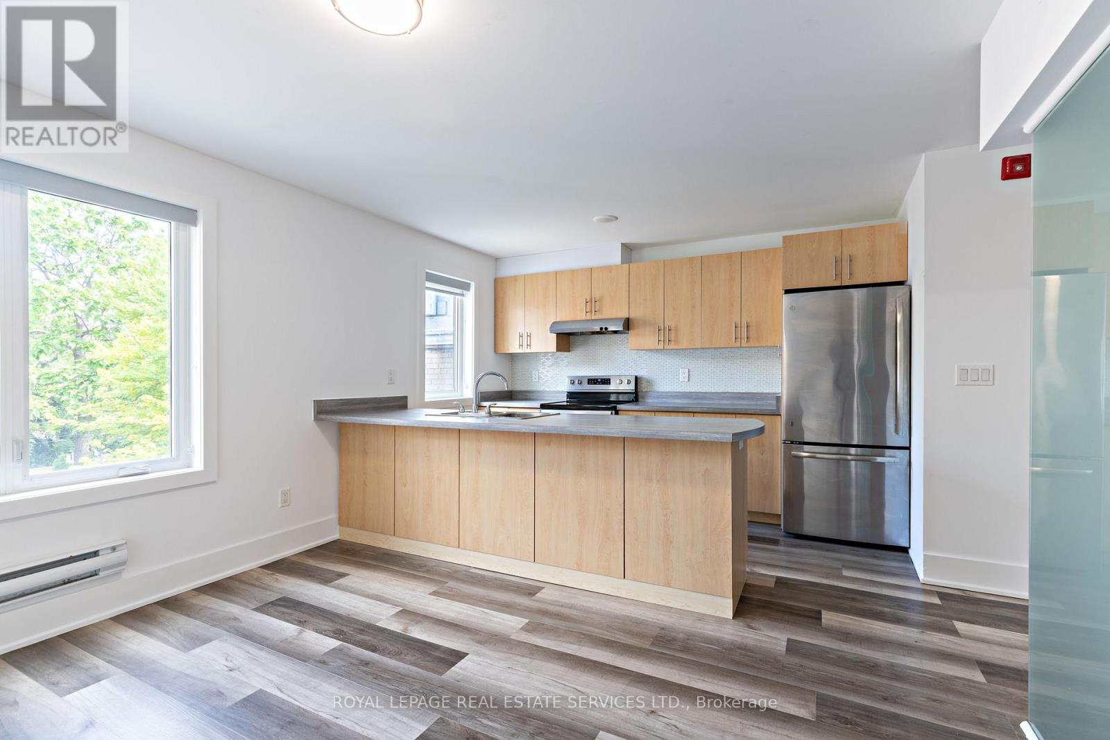 2b - 1106 St Clair Avenue W, Toronto, Ontario  M6E 1A7 - Photo 2 - C13432802