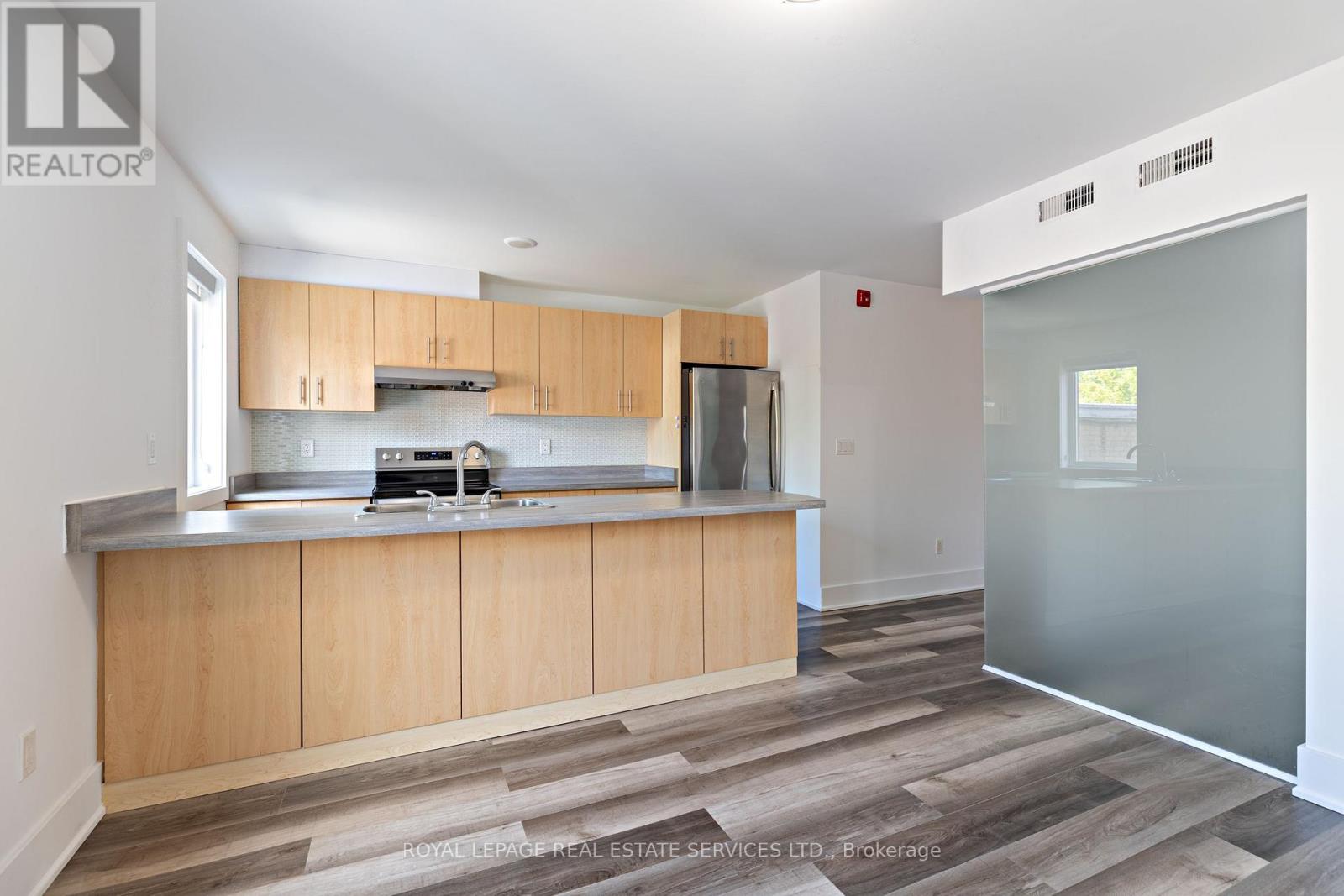 2b - 1106 St Clair Avenue W, Toronto, Ontario  M6E 1A7 - Photo 3 - C13432802