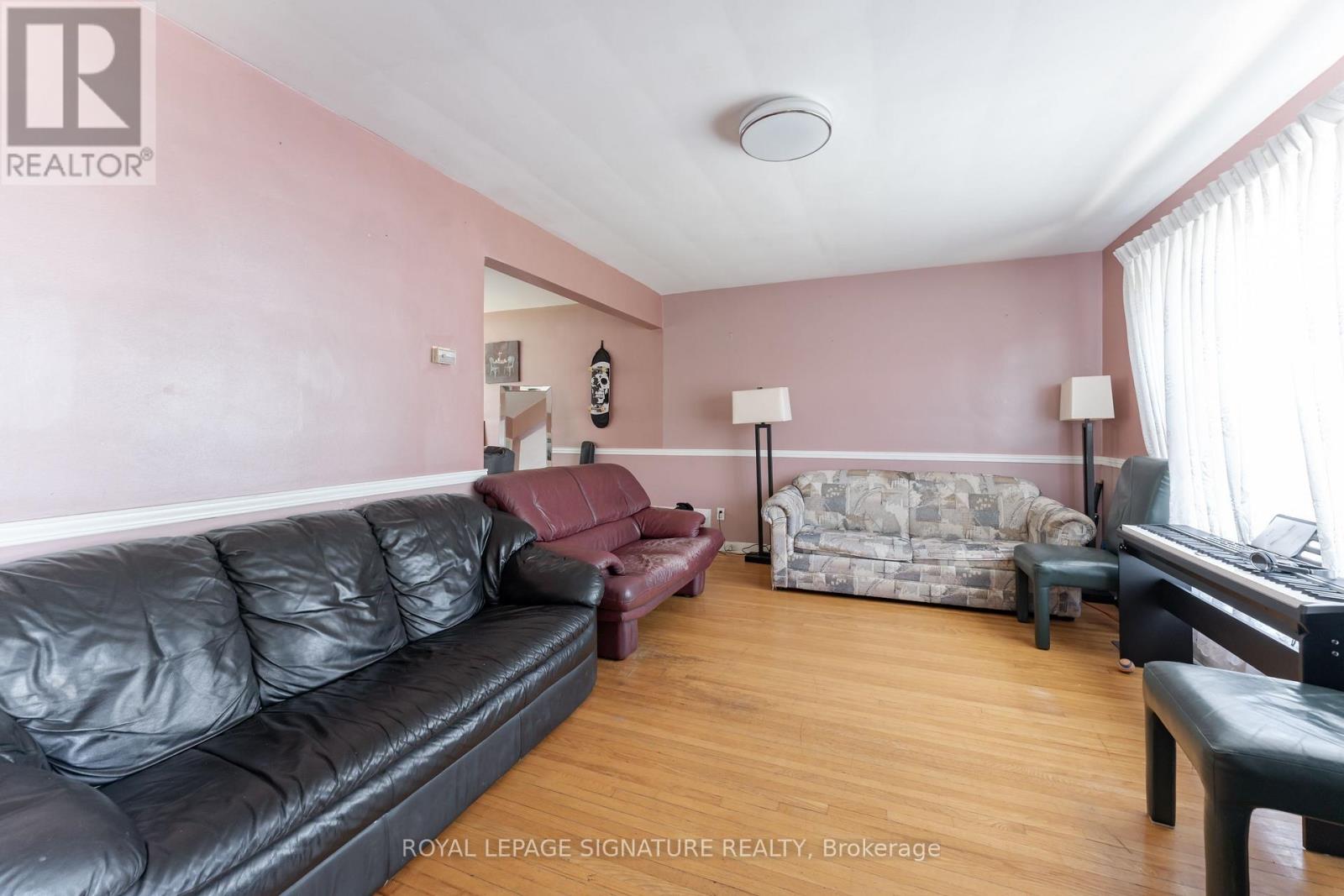 Main - 14 Lawndale Road, Toronto, Ontario  M1M 3R6 - Photo 3 - E13432722