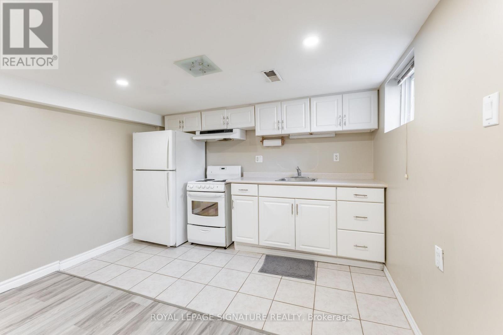 Lower - 14 Lawndale Road, Toronto, Ontario  M1M 3R6 - Photo 17 - E13432754
