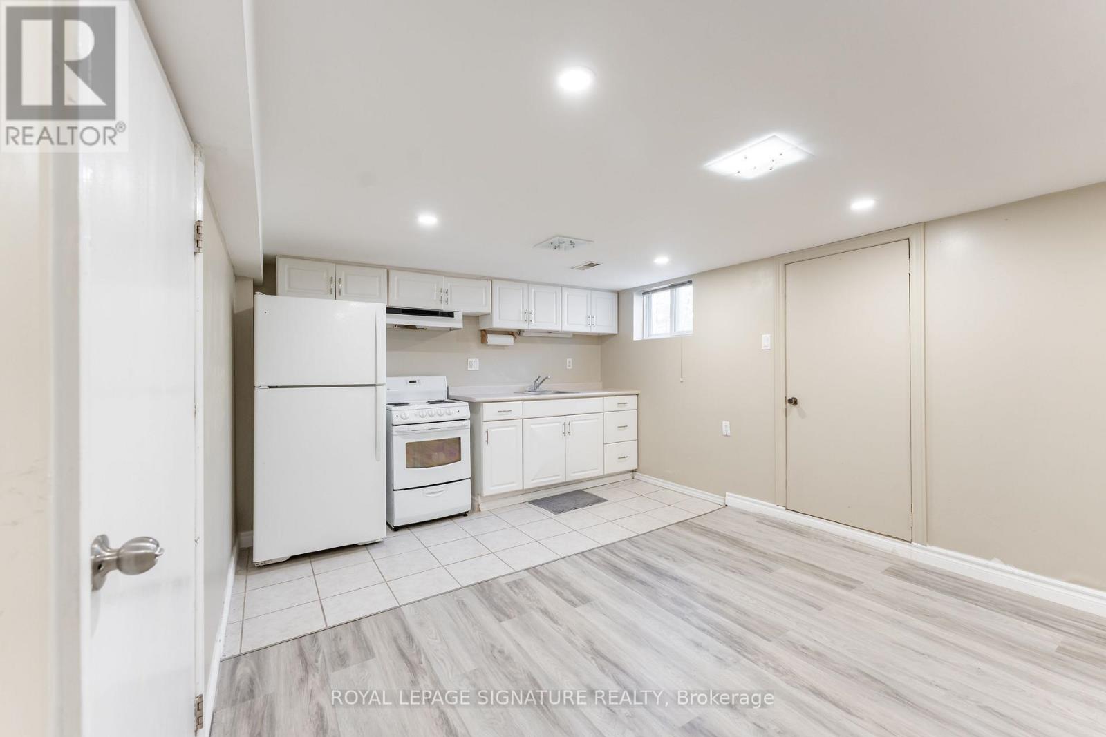 Lower - 14 Lawndale Road, Toronto, Ontario  M1M 3R6 - Photo 18 - E13432754