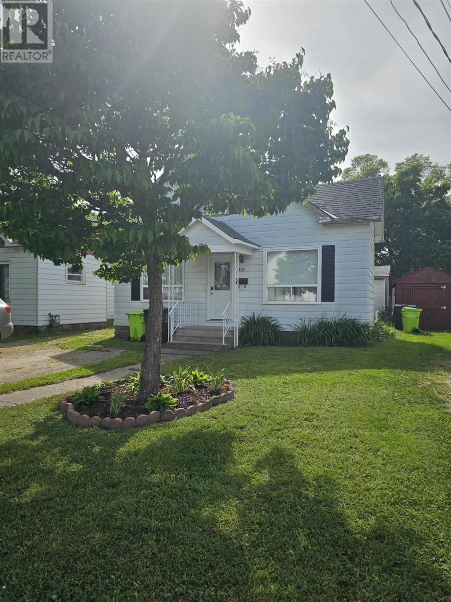 357 Morin St, Sault Ste. Marie, Ontario  P6C 3E5 - Photo 3 - SM261368