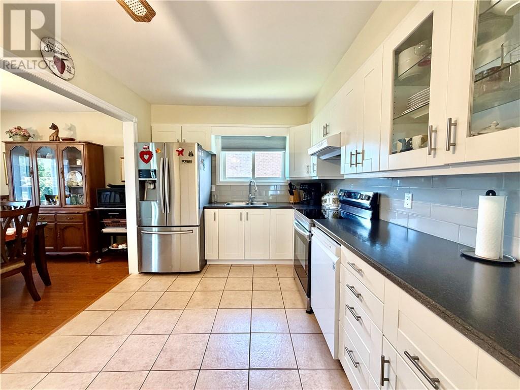 979 Woodbine Avenue, Greater Sudbury, Ontario  P3A 5E3 - Photo 12 - 2128462