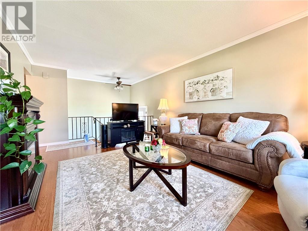 979 Woodbine Avenue, Greater Sudbury, Ontario  P3A 5E3 - Photo 4 - 2128462