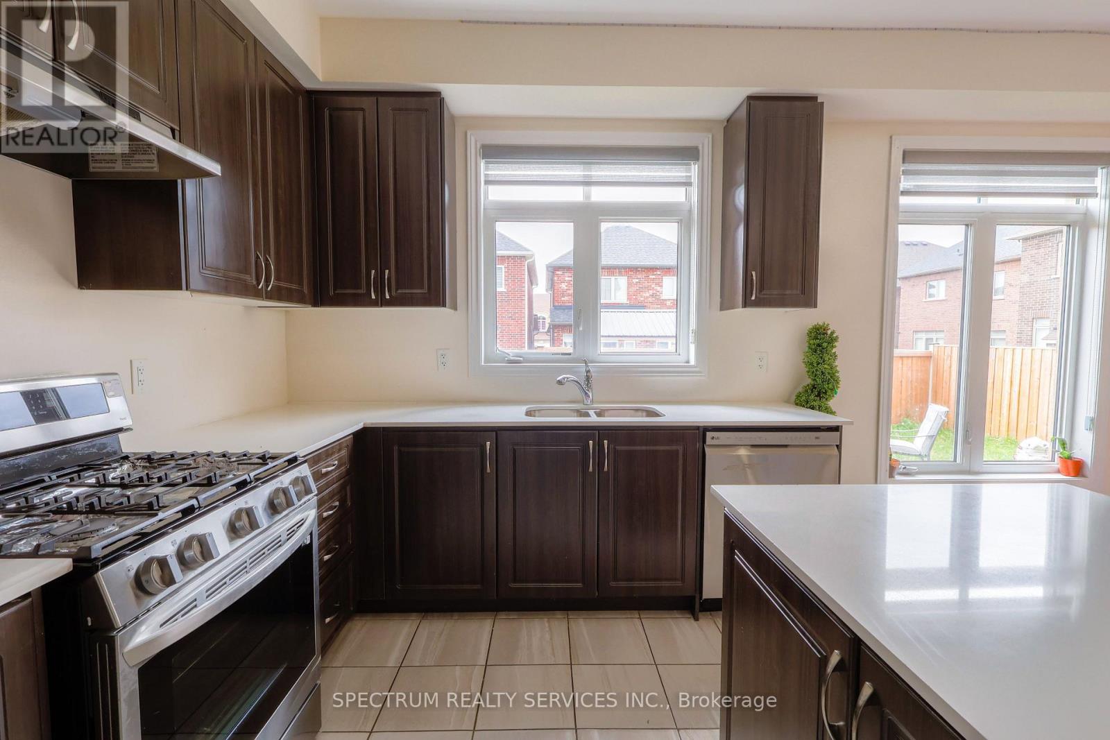 2300 Grainger Loop, Innisfil, Ontario  L9S 0M9 - Photo 12 - N13427696