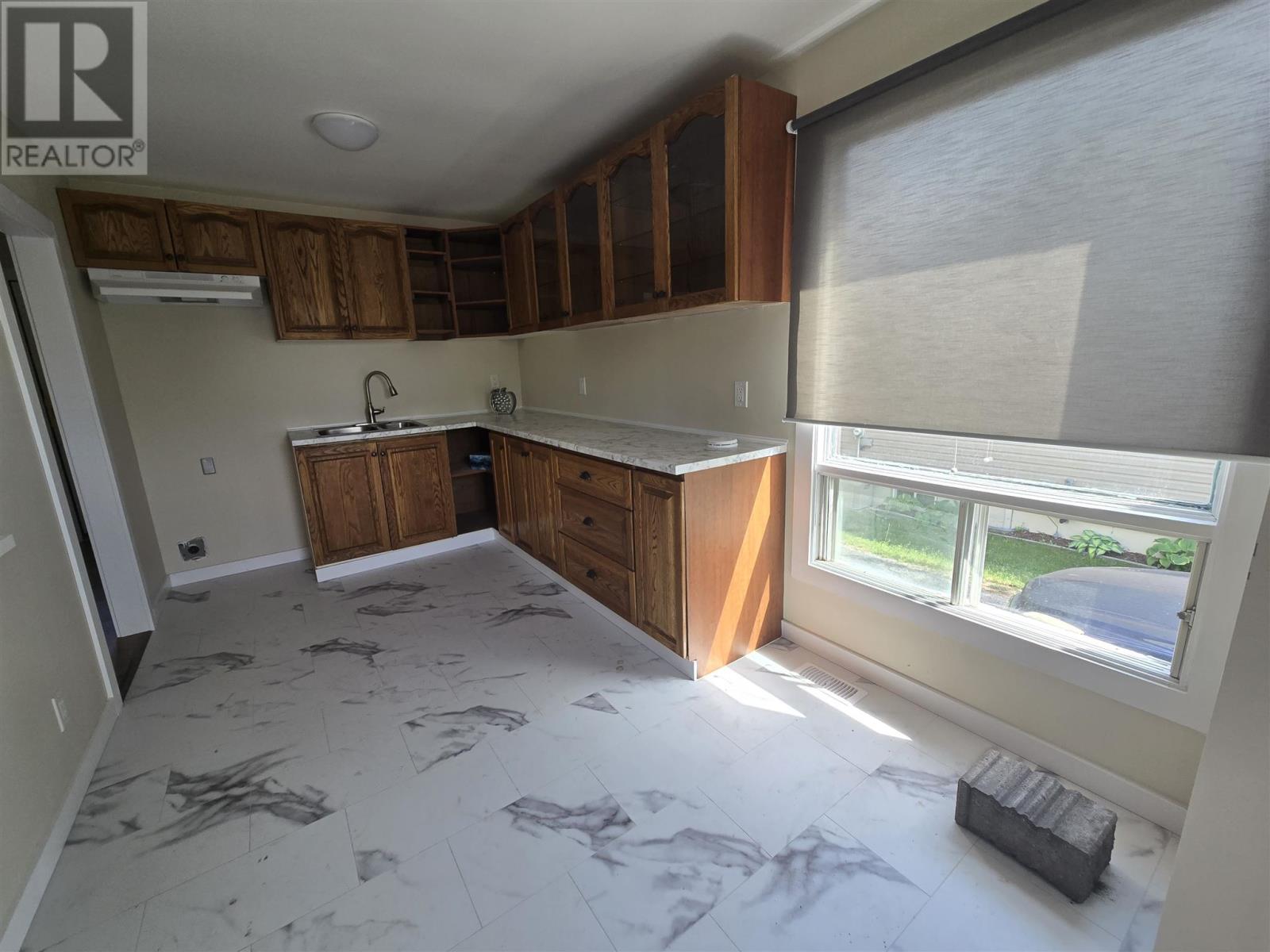 248 Hillside Dr S, Elliot Lake, Ontario  P5A 1N5 - Photo 4 - SM261417