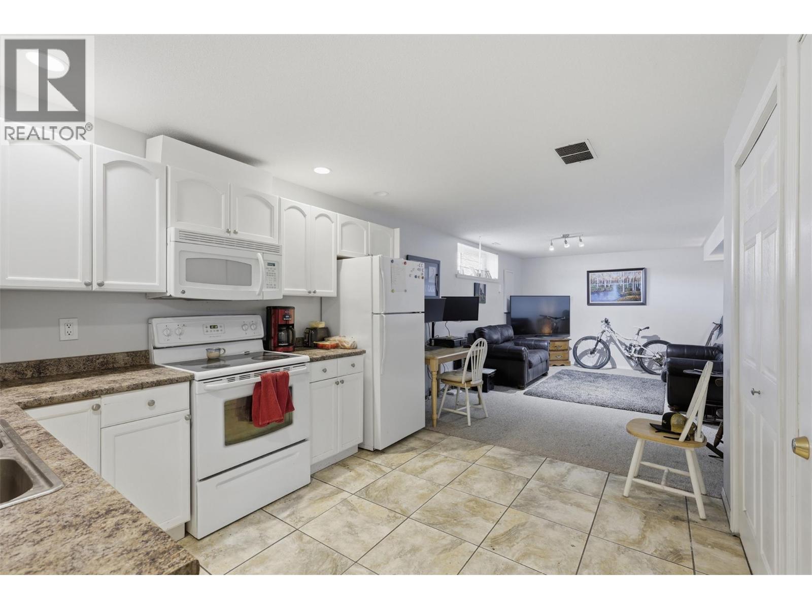 1897 Fleetwood Avenue, Kamloops, British Columbia  V2B 4R9 - Photo 37 - 10389847
