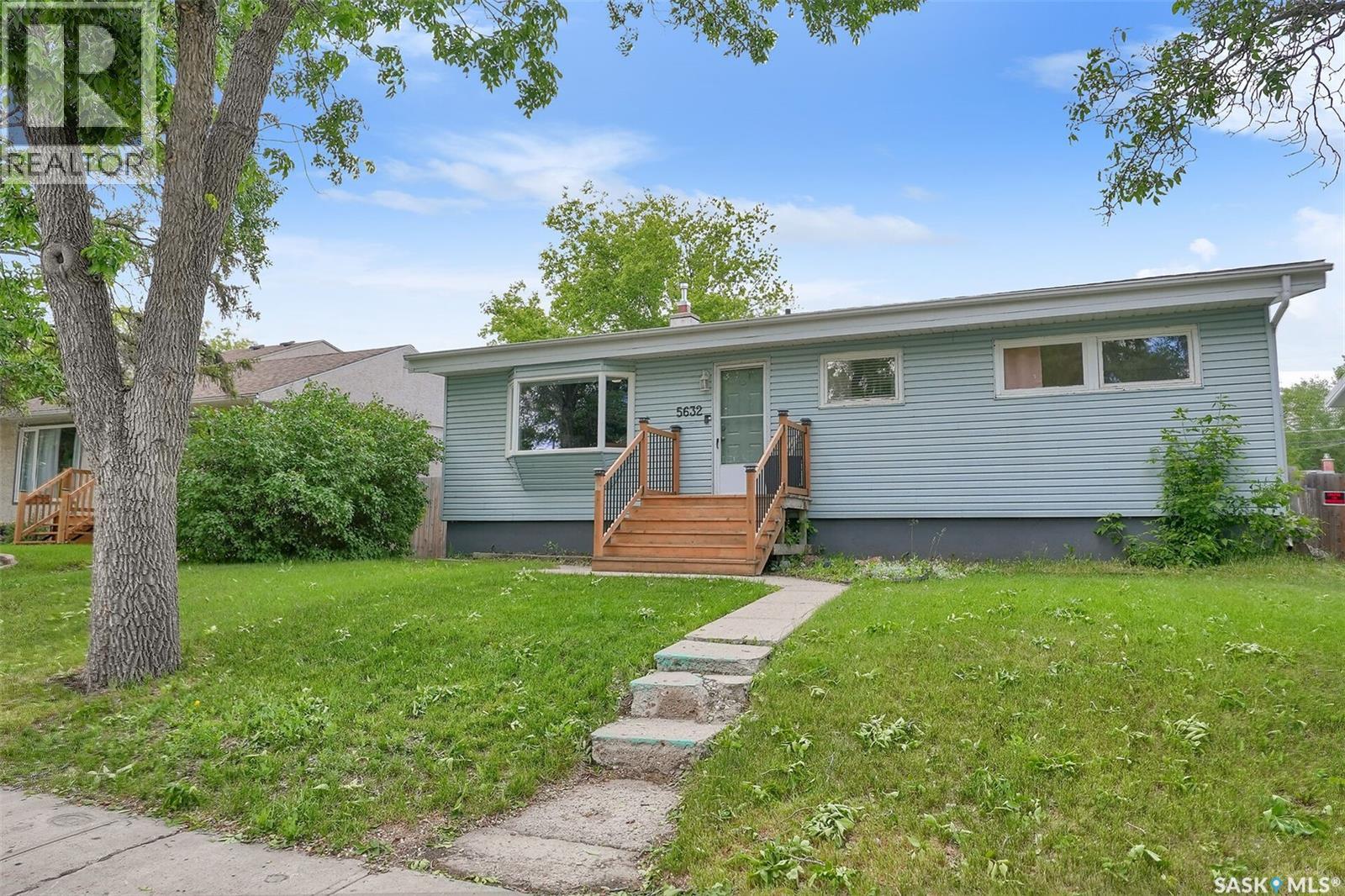 5632 4th Avenue, Regina, Saskatchewan  S4T 0J9 - Photo 2 - SK039104