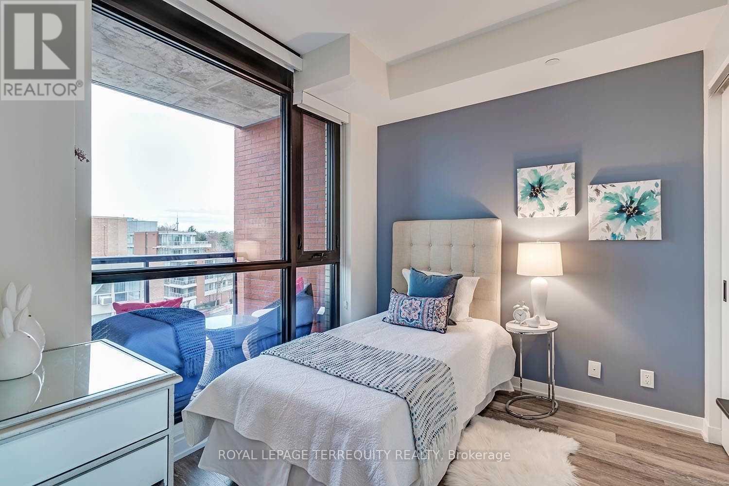 403 - 2118 Bloor Street W, Toronto, Ontario  M6S 0A6 - Photo 11 - W13432784