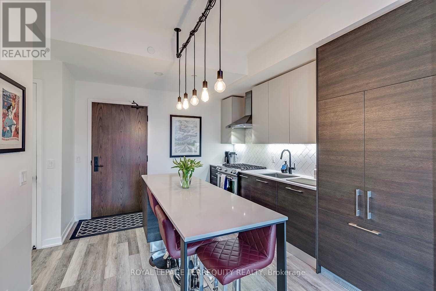 403 - 2118 Bloor Street W, Toronto, Ontario  M6S 0A6 - Photo 6 - W13432784
