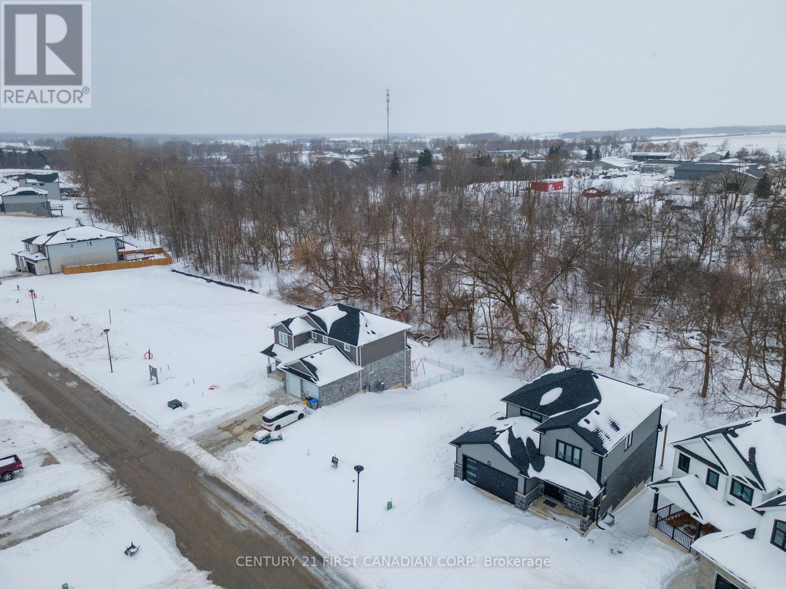 52 Greene Street, South Huron, Ontario  N0M 1S3 - Photo 3 - X12807264