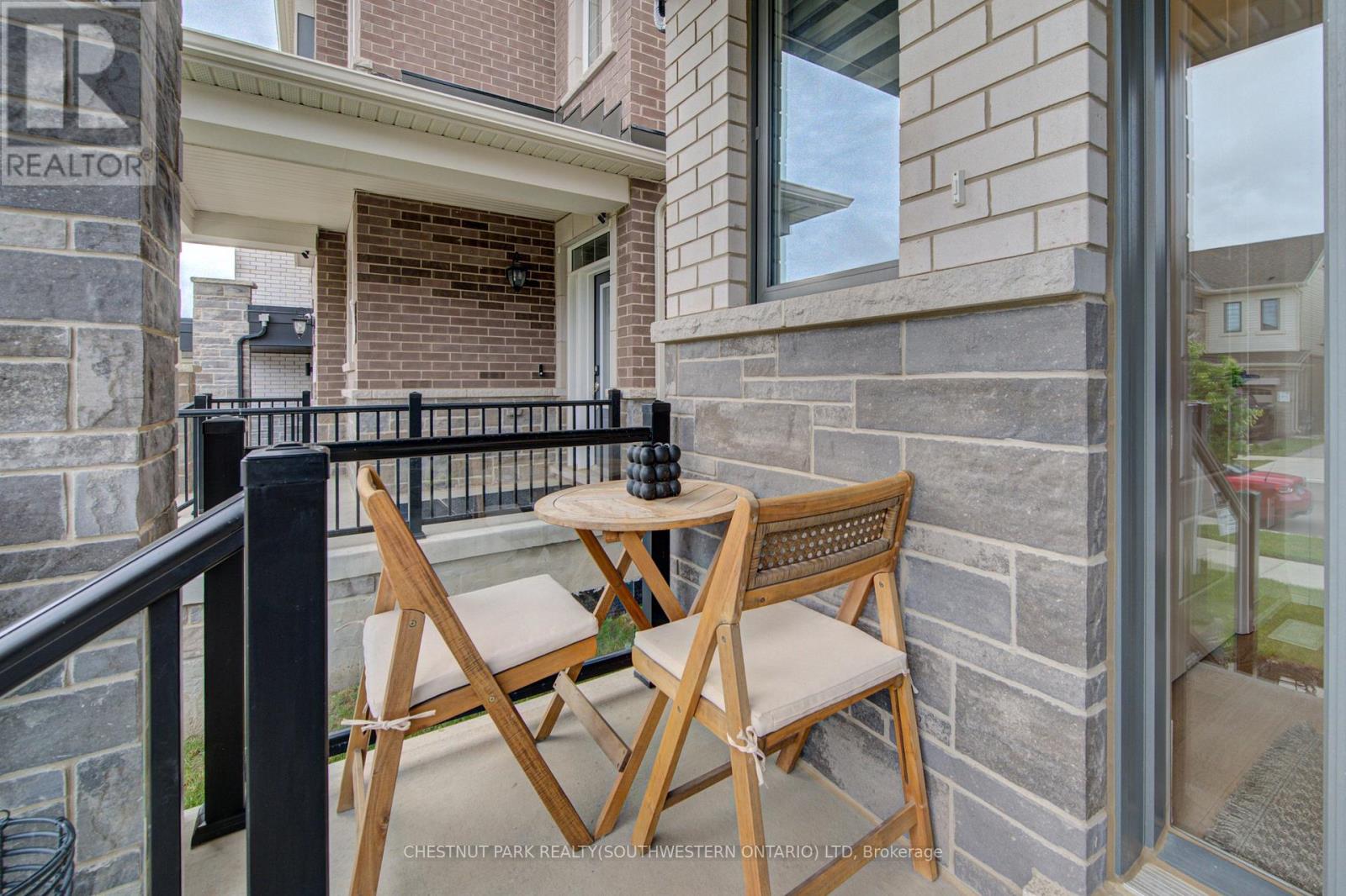 58 Routley Street, Kitchener, Ontario  N2R 0S2 - Photo 6 - X13432812