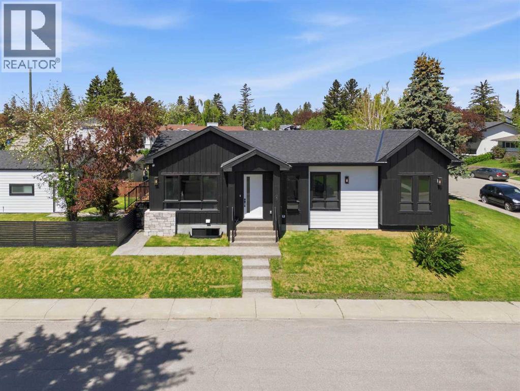 27 Glacier Drive SW, Calgary, Alberta  T3E 5A2 - Photo 2 - A2318799