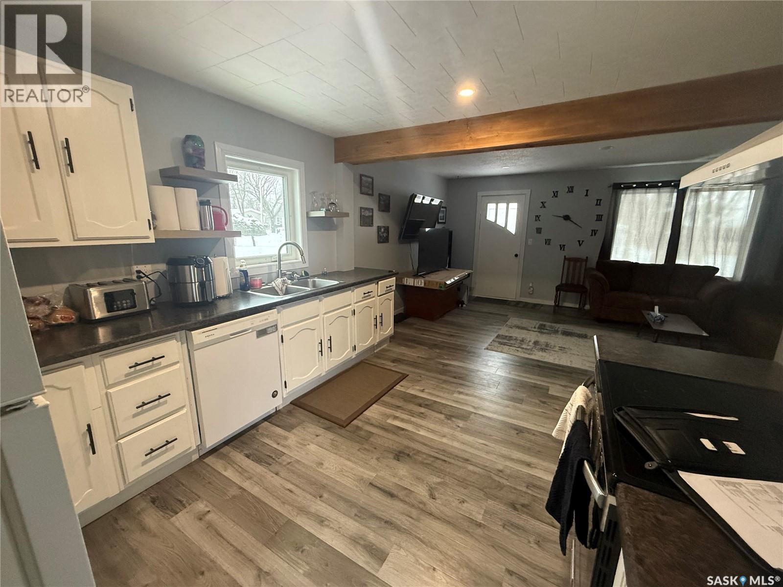 155 Maxwell Street, Kamsack, Saskatchewan  S0A 1S0 - Photo 2 - SK028057