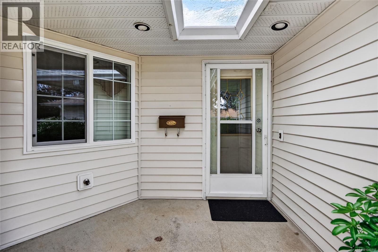 18 1905 Willemar Ave, Courtenay, British Columbia V9N 3M5 - Photo 5 - 1040117