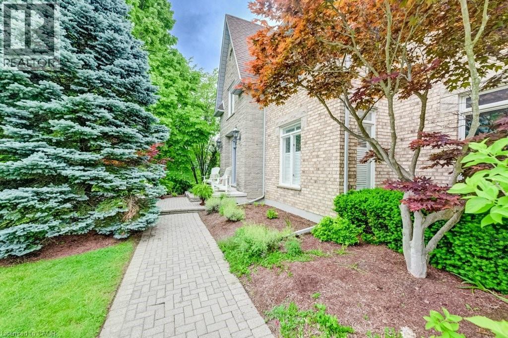336 Bushwood Court, Waterloo, Ontario  N2T 2E7 - Photo 4 - 40838621
