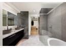 1075 Sunset Drive Unit# PH1, Kelowna, BC V1Y 9Y9