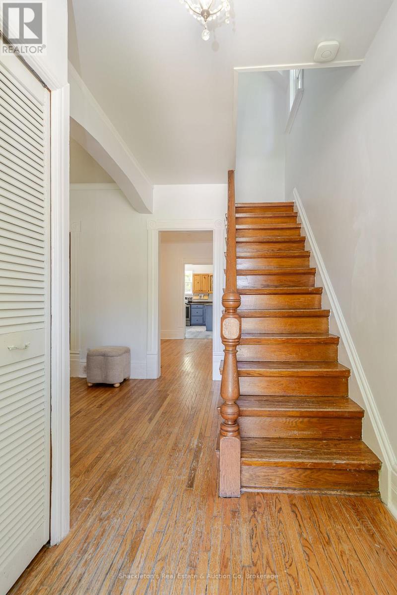 351 West Gore Street, Stratford, Ontario  N5A 1K9 - Photo 3 - X13432976
