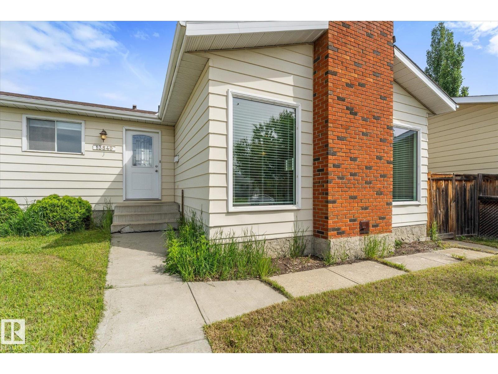 13840 30 St NW, Edmonton, Alberta  T5Y 1M5 - Photo 5 - E4493098