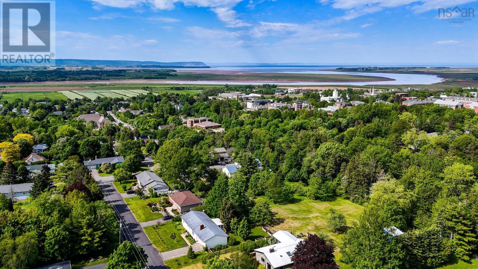 5 Grandview Drive, Wolfville, Nova Scotia  B4P 1W5 - Photo 4 - 202614123